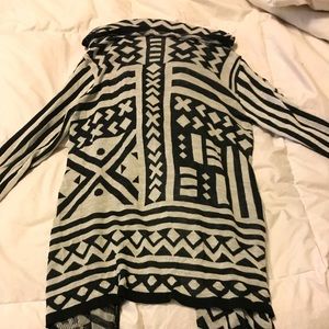 Patterned fly away, NWT- never worn